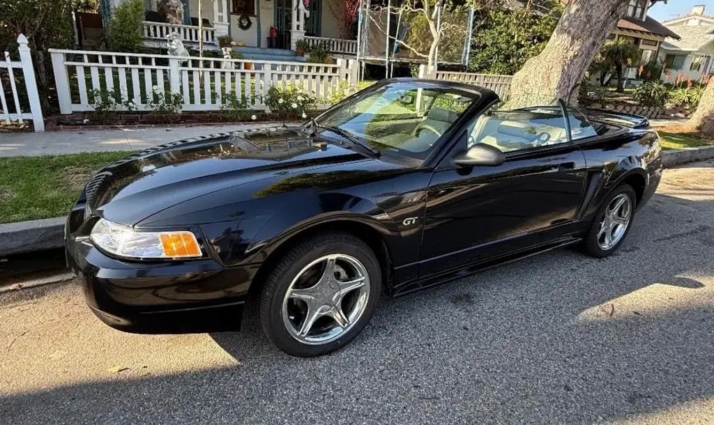 2000 Ford Mustang GT