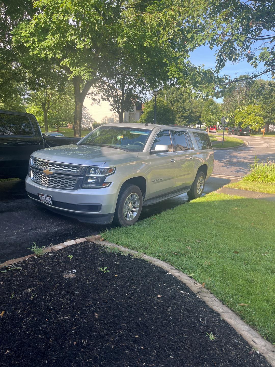 CHEVROLET_Suburban 