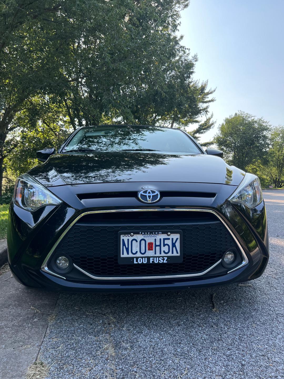 TOYOTA_Yaris 