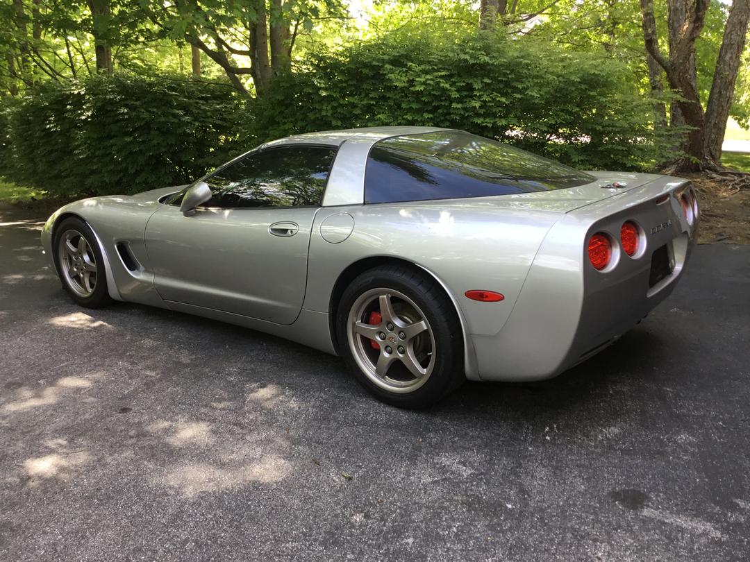 CHEVROLET_Corvette 