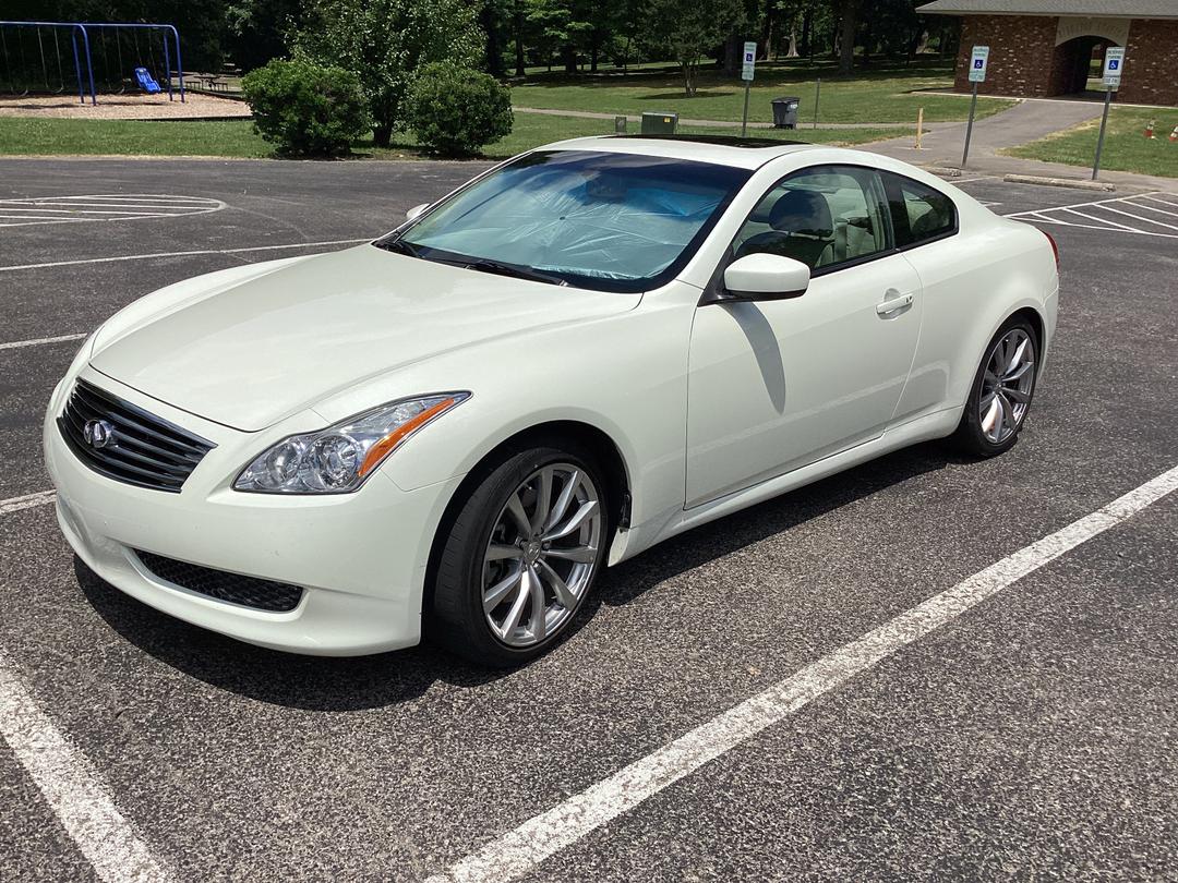 INFINITI_G37 