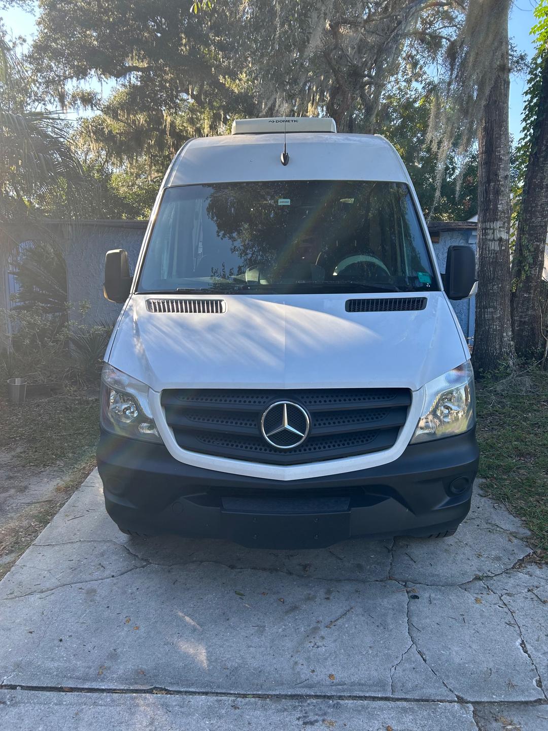 Mercedes-Benz_Sprinter 2500 