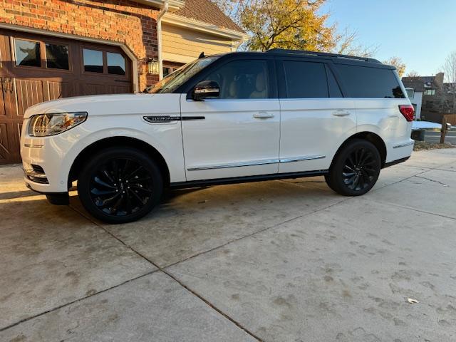 Lincoln_Navigator 