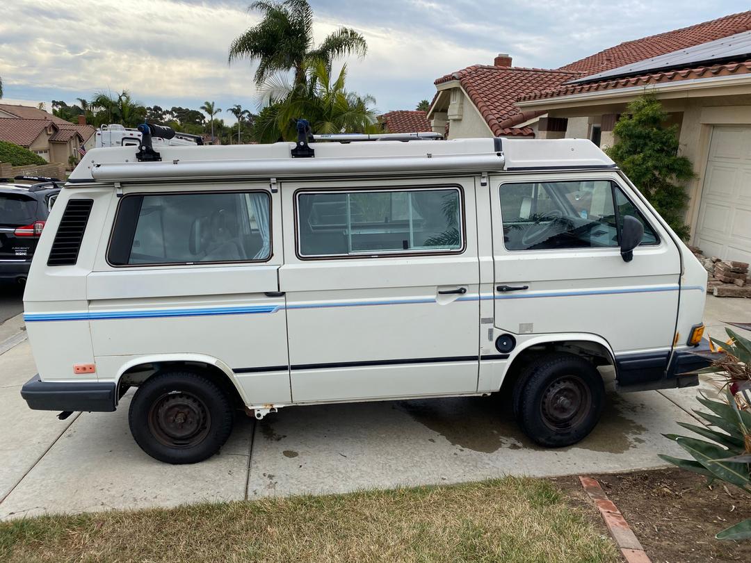 VOLKSWAGEN_Vanagon 