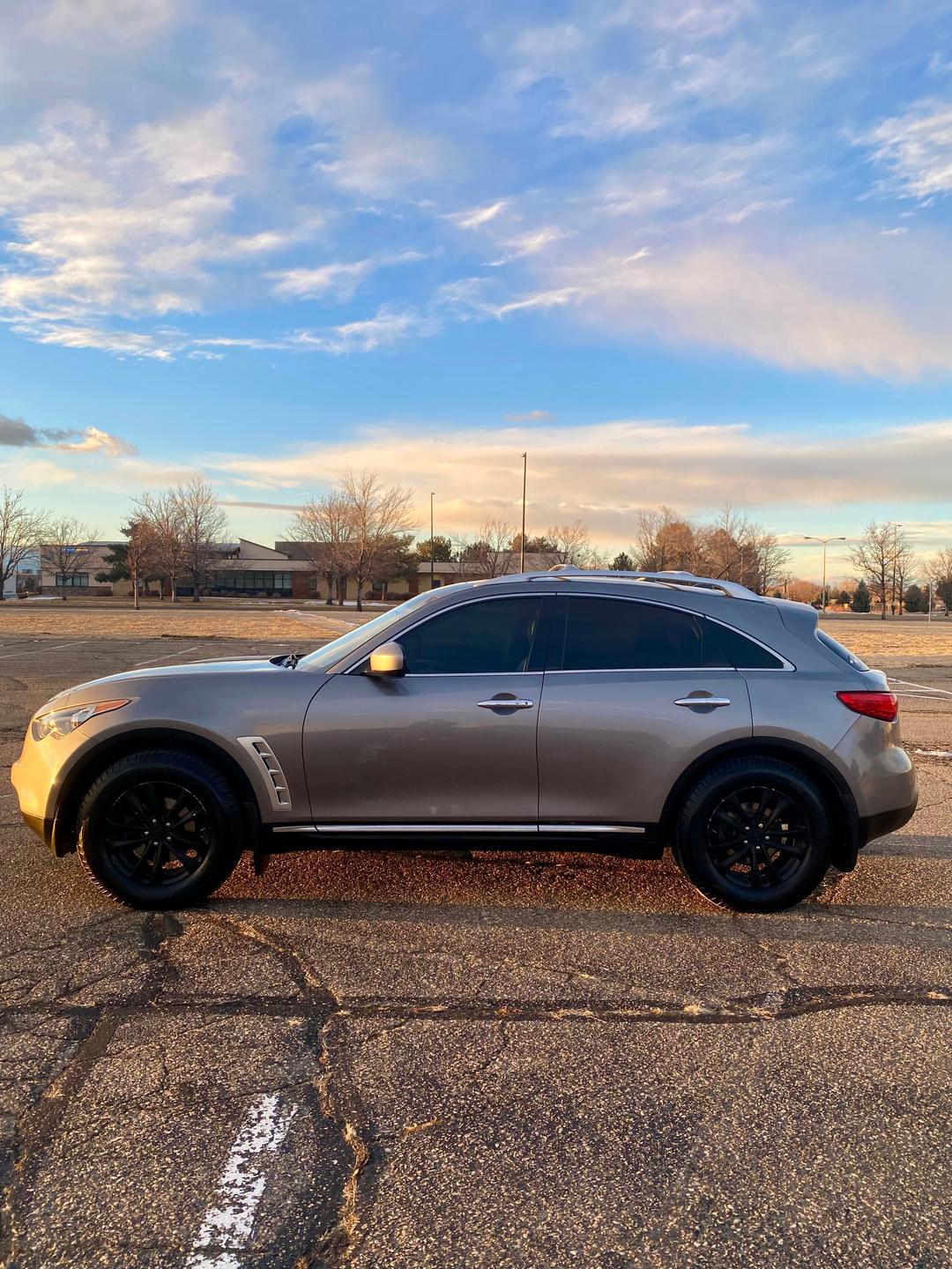 INFINITI_FX35 