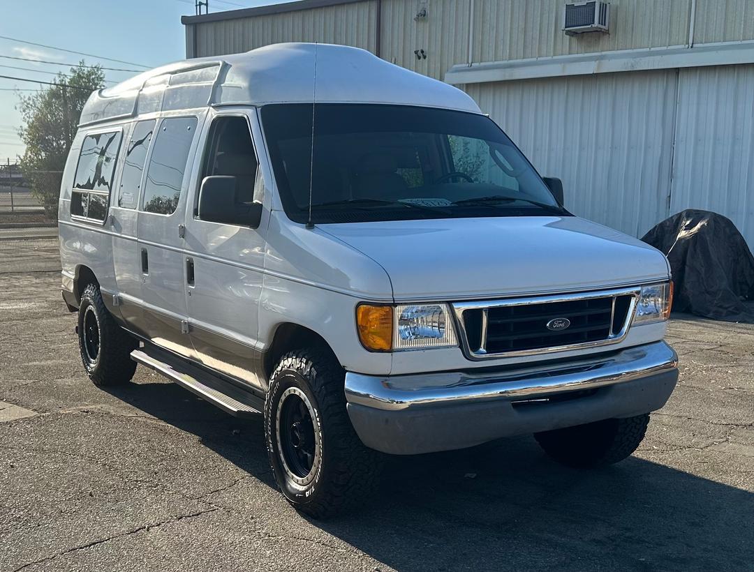 Ford_E250 Vans 