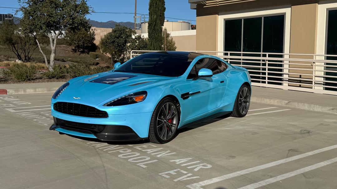 Aston Martin_Vanquish 