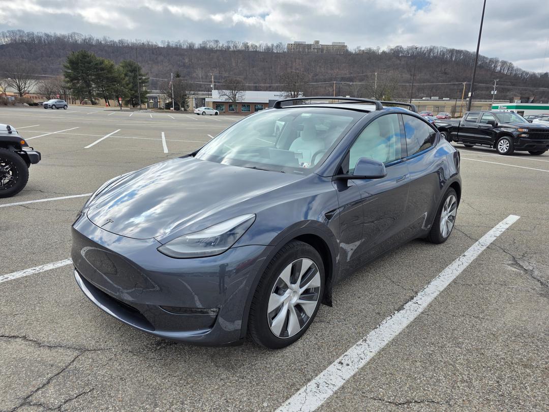 Tesla_Model Y 