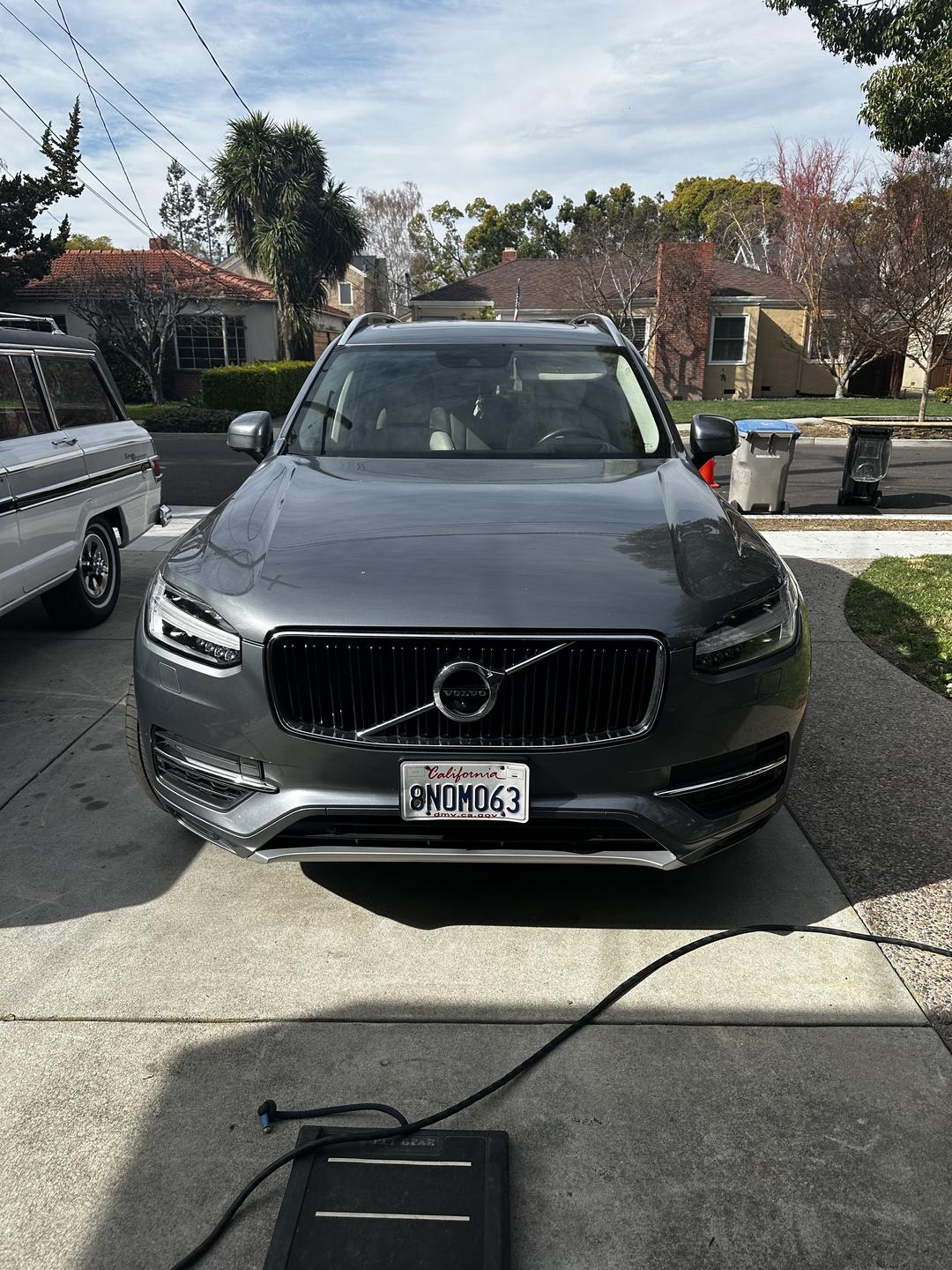 Volvo_XC90 