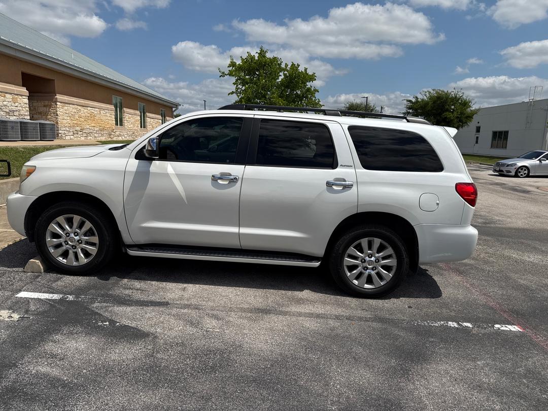Toyota_Sequoia 
