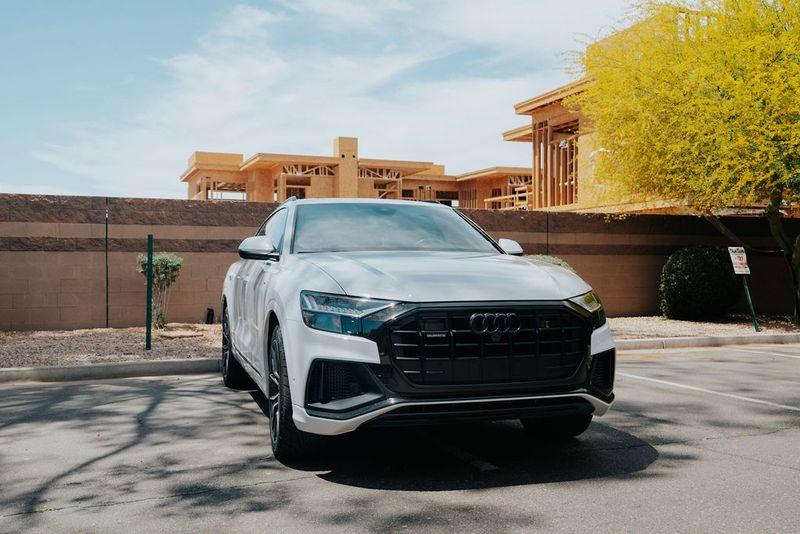 Audi_Q8 