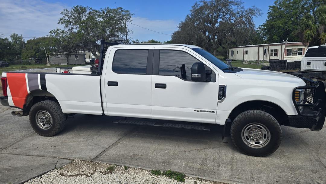 Ford_F-350 SD 