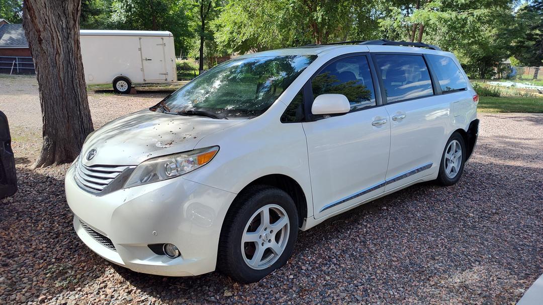 Toyota_Sienna 