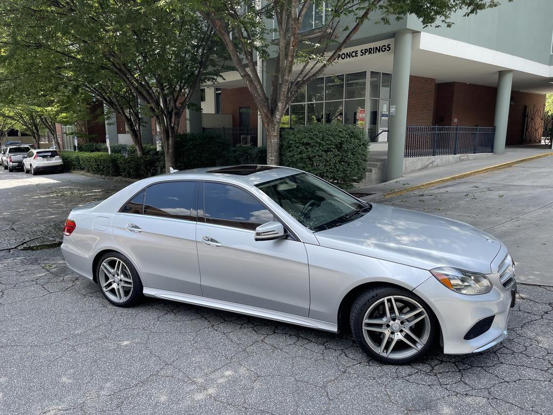 Mercedes-Benz_E-Class 