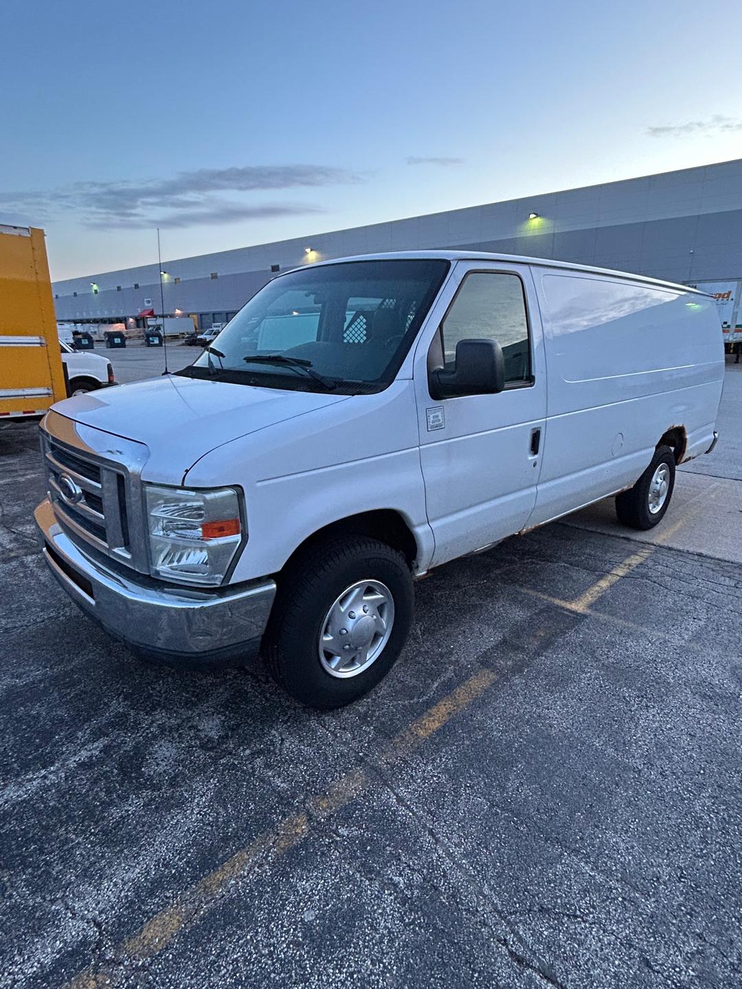 Ford_E250 Vans 