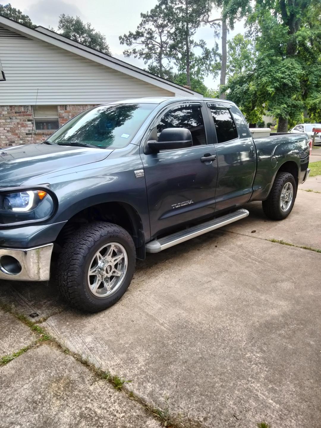 Toyota_Tundra 