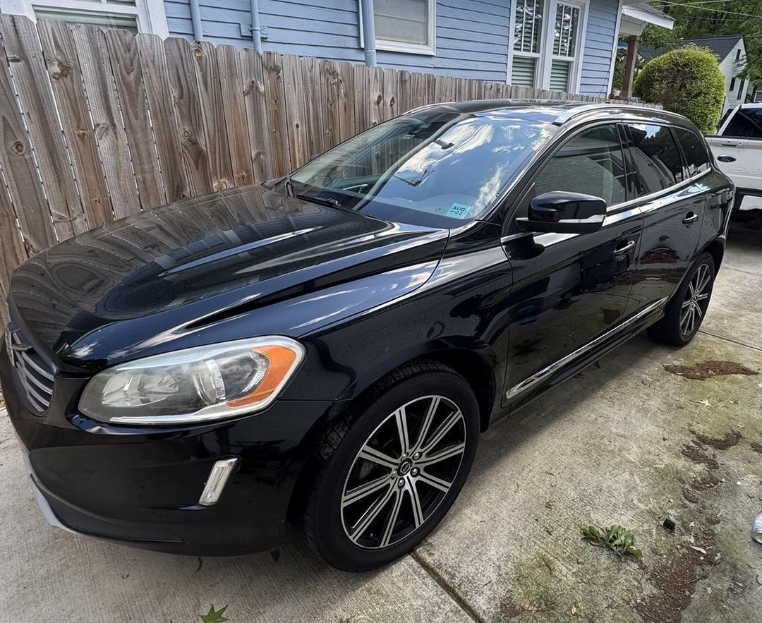 Volvo_XC60 