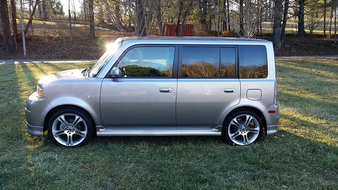 Scion_xB 