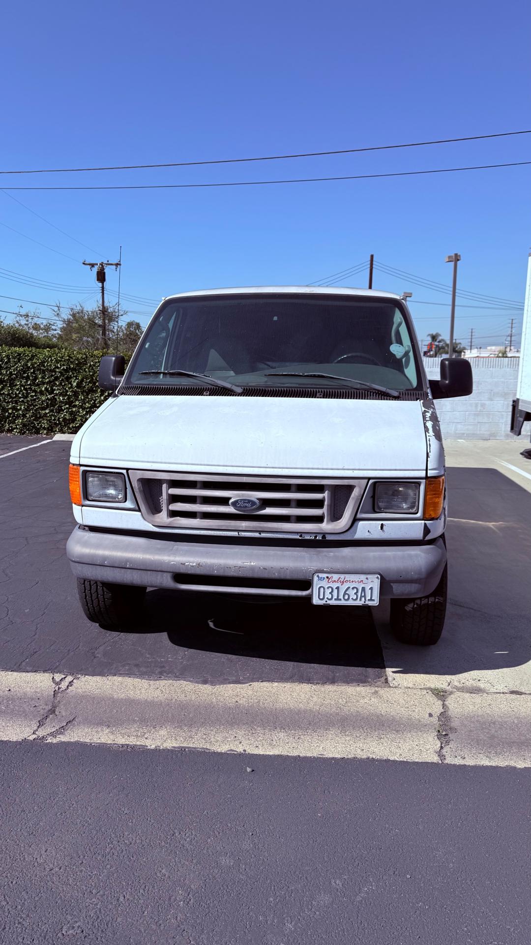 Ford_E250 Vans 