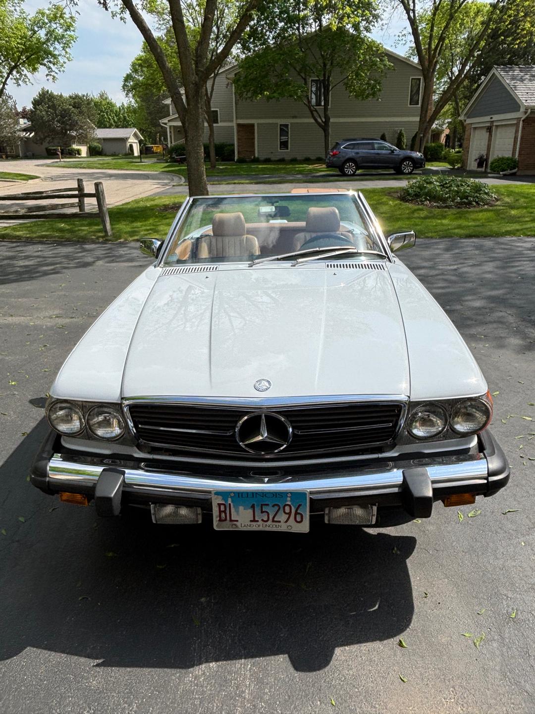 Mercedes-Benz_560 Series 