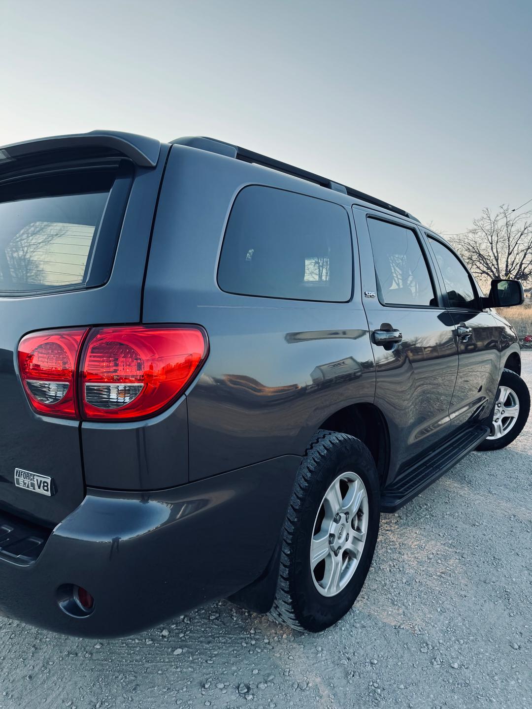 Toyota_Sequoia 