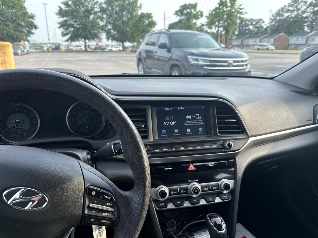 Hyundai_Elantra 