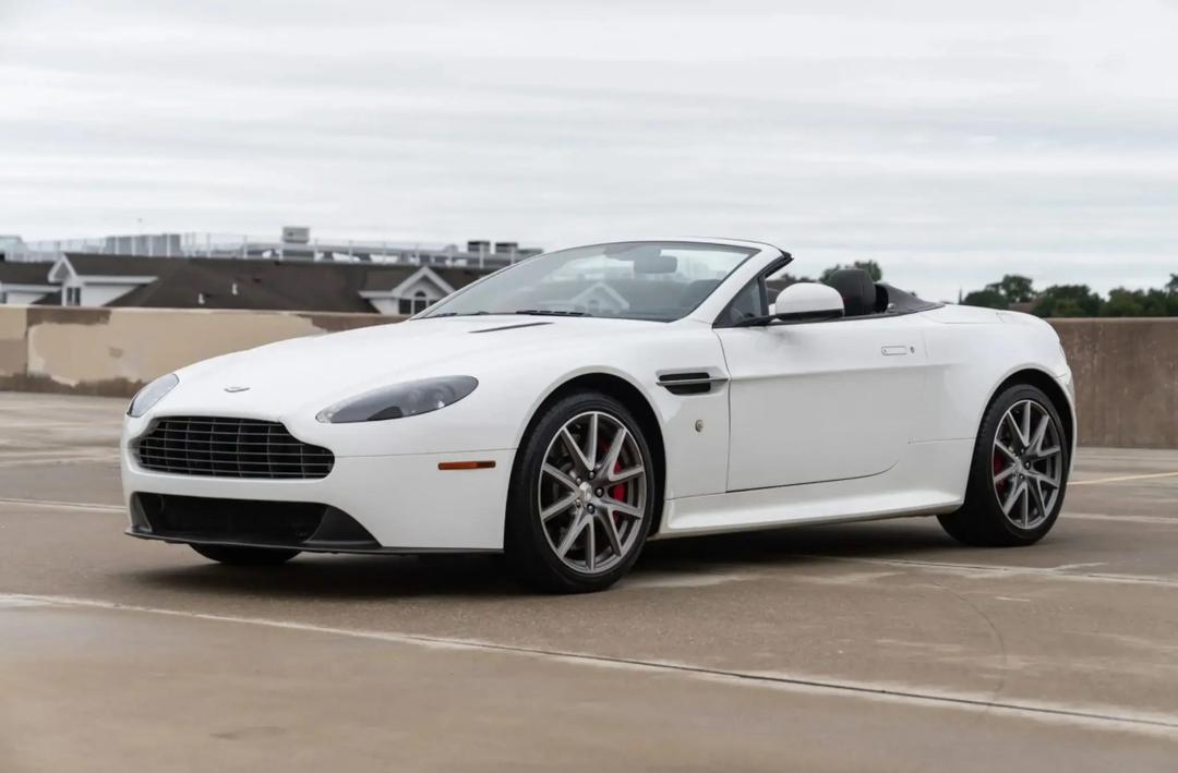 Aston Martin_V8 Vantage GT Roadster 