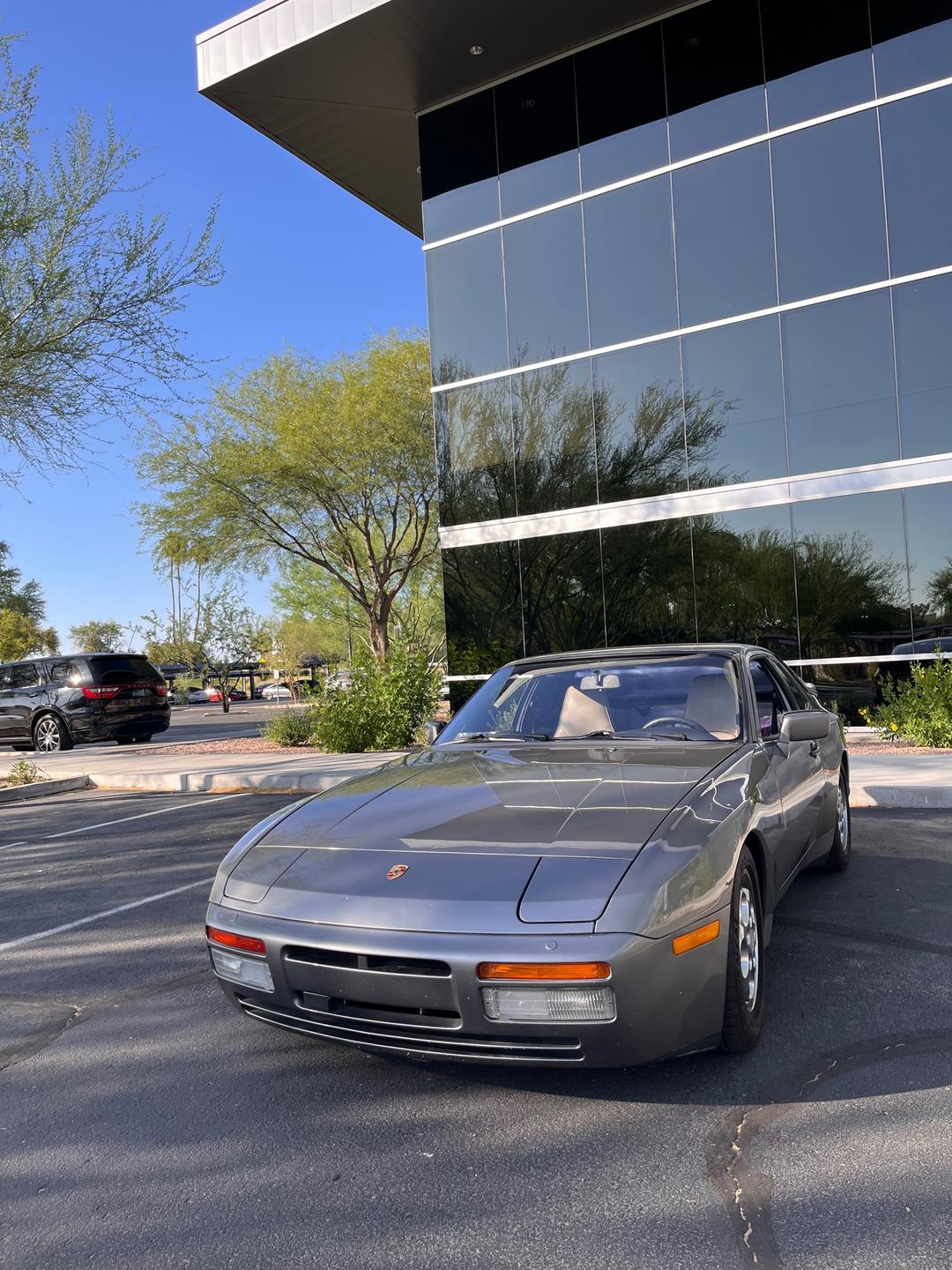 Porsche_944 