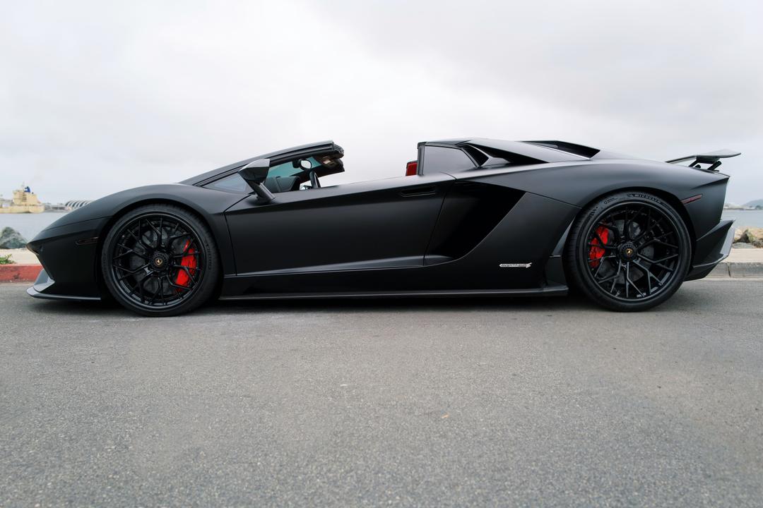 Lamborghini_Aventador 