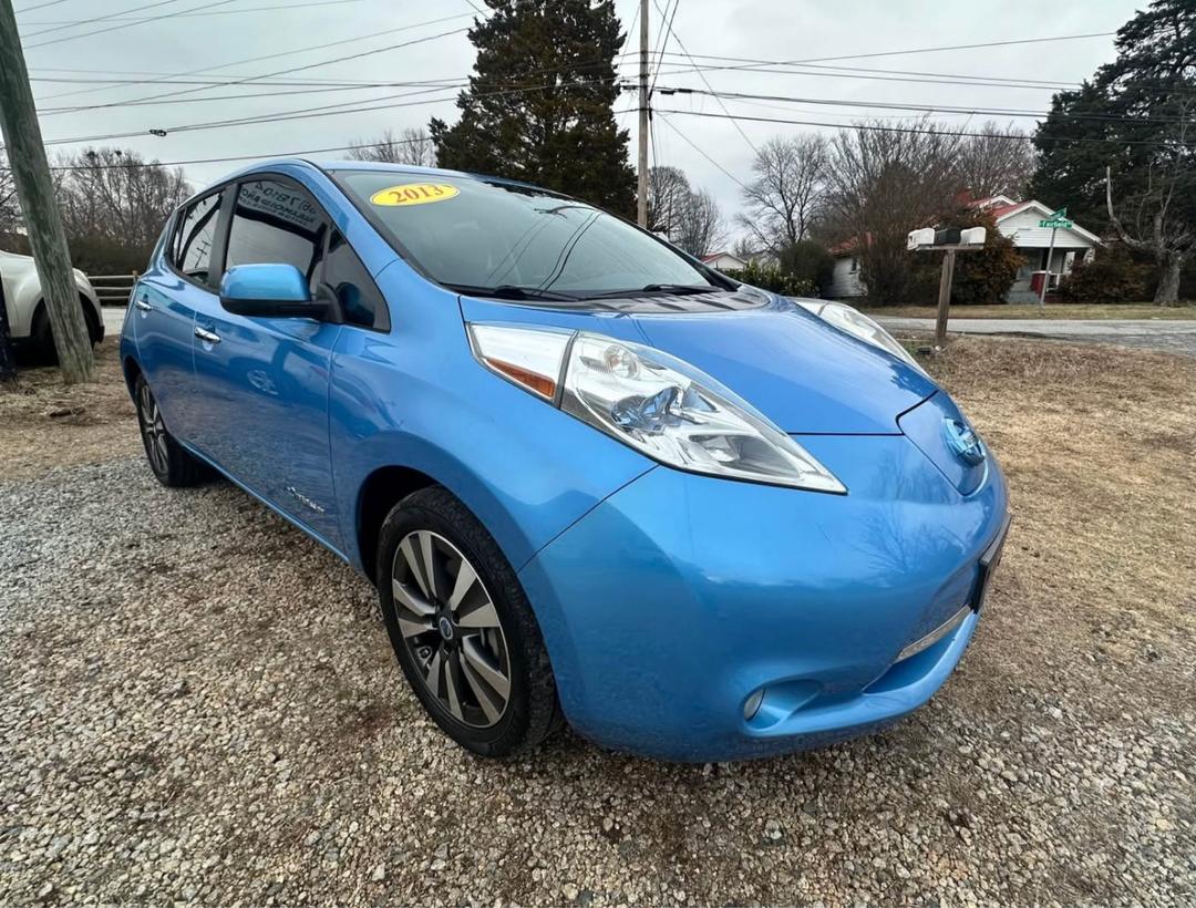 Nissan_LEAF 