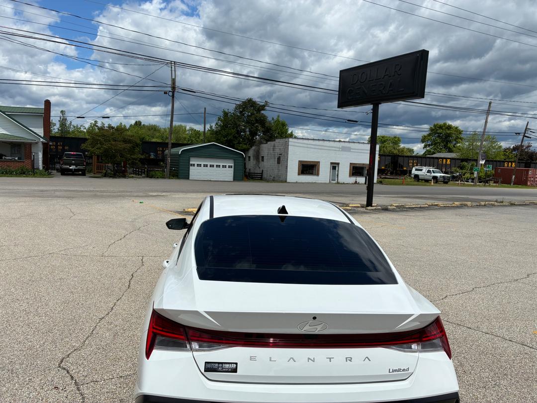 Hyundai_Elantra 