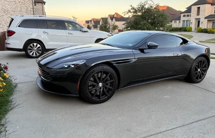 Aston Martin_DB11 