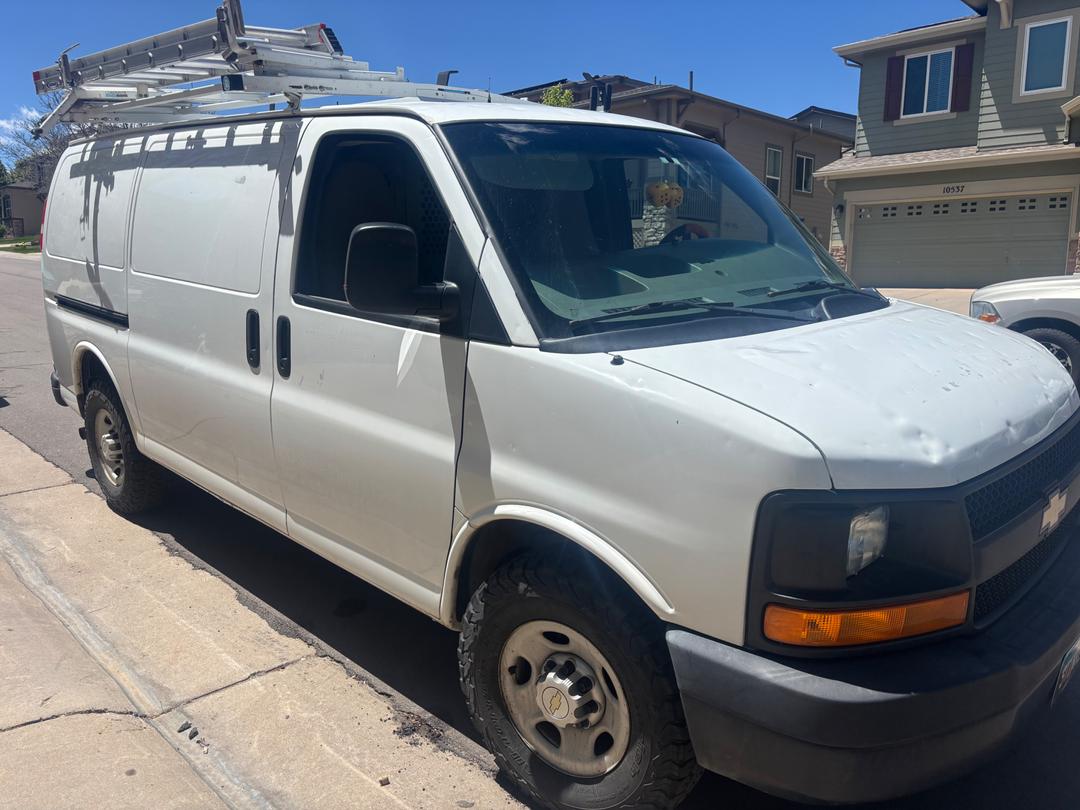 Chevrolet_G2500 Vans 
