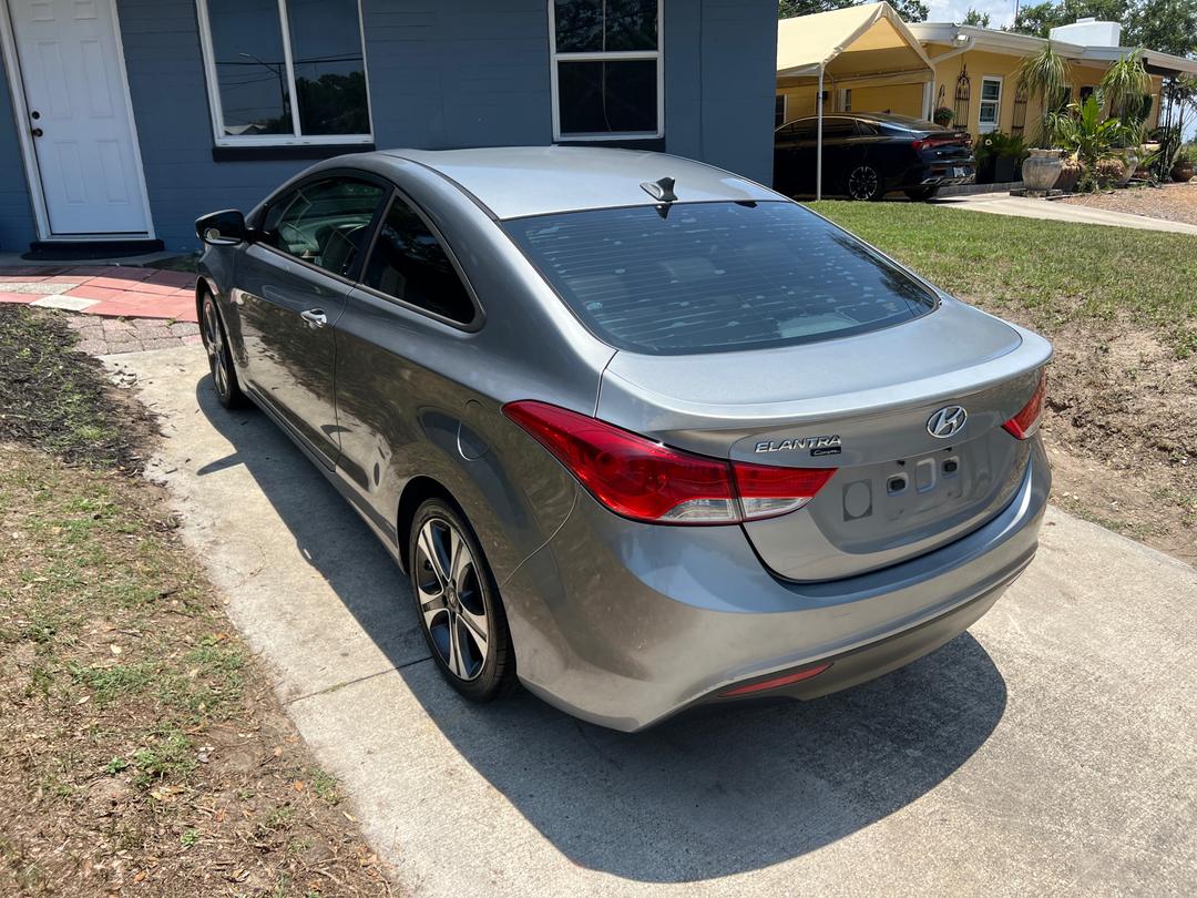 Hyundai_Elantra 