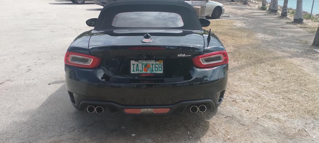 Fiat_124 Spider 
