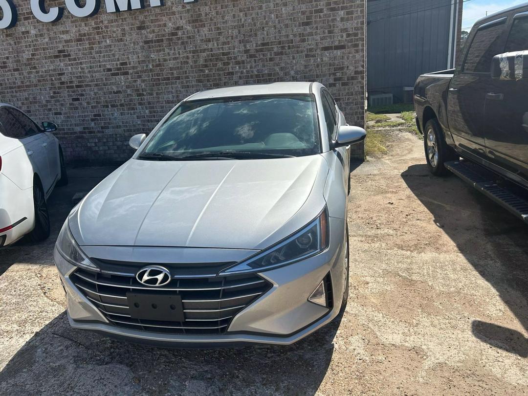 Hyundai_Elantra 