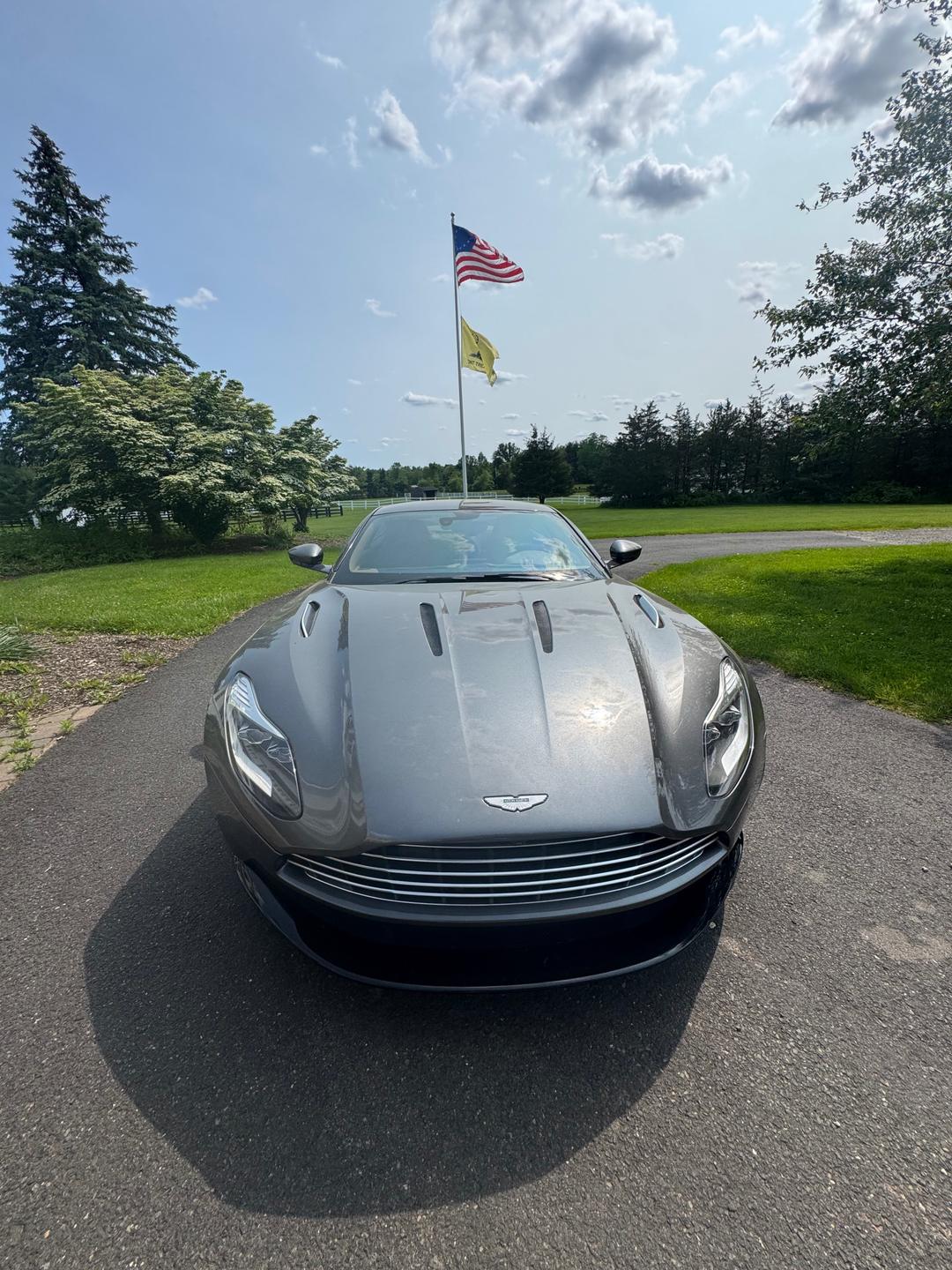Aston Martin_DB11 