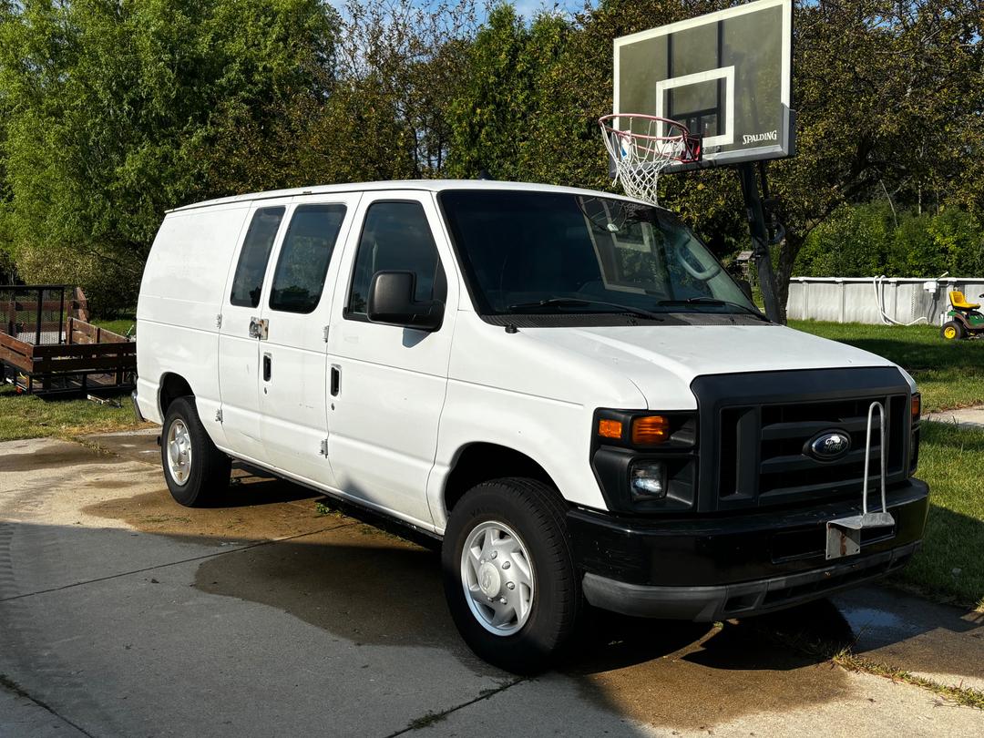 Ford_E250 Vans 