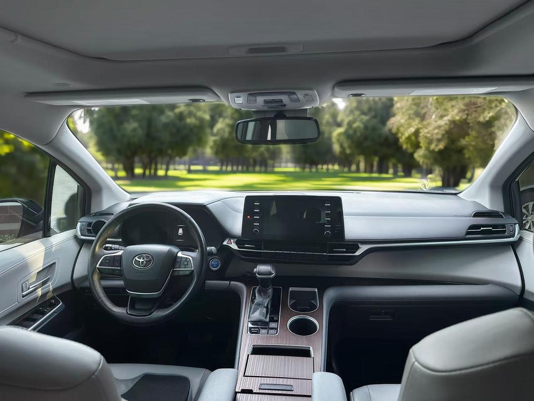 Toyota_Sienna 