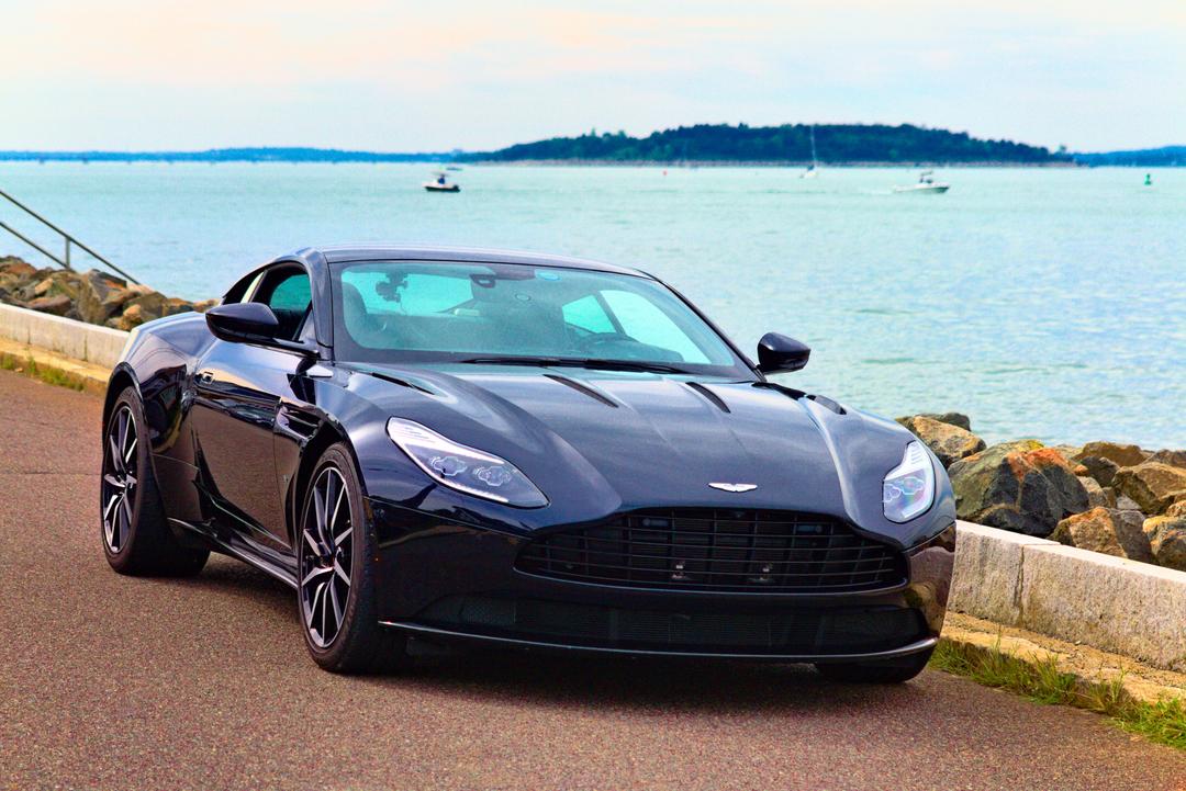 Aston Martin_DB11 