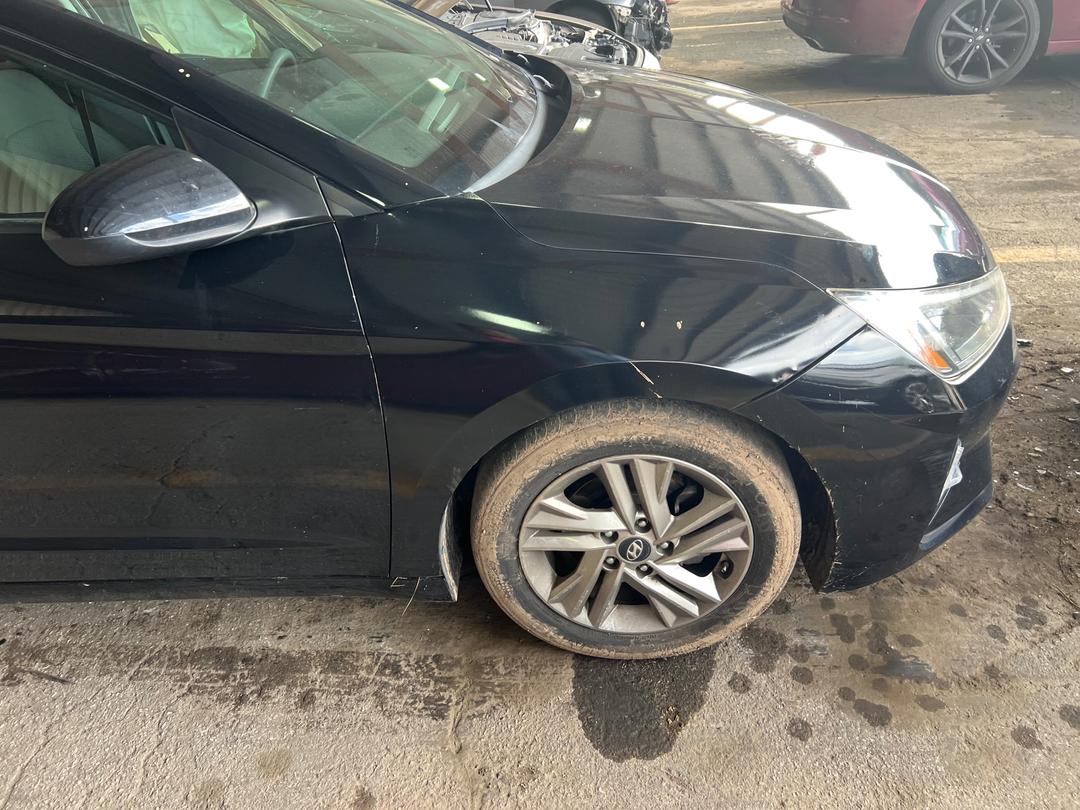 Hyundai_Elantra 