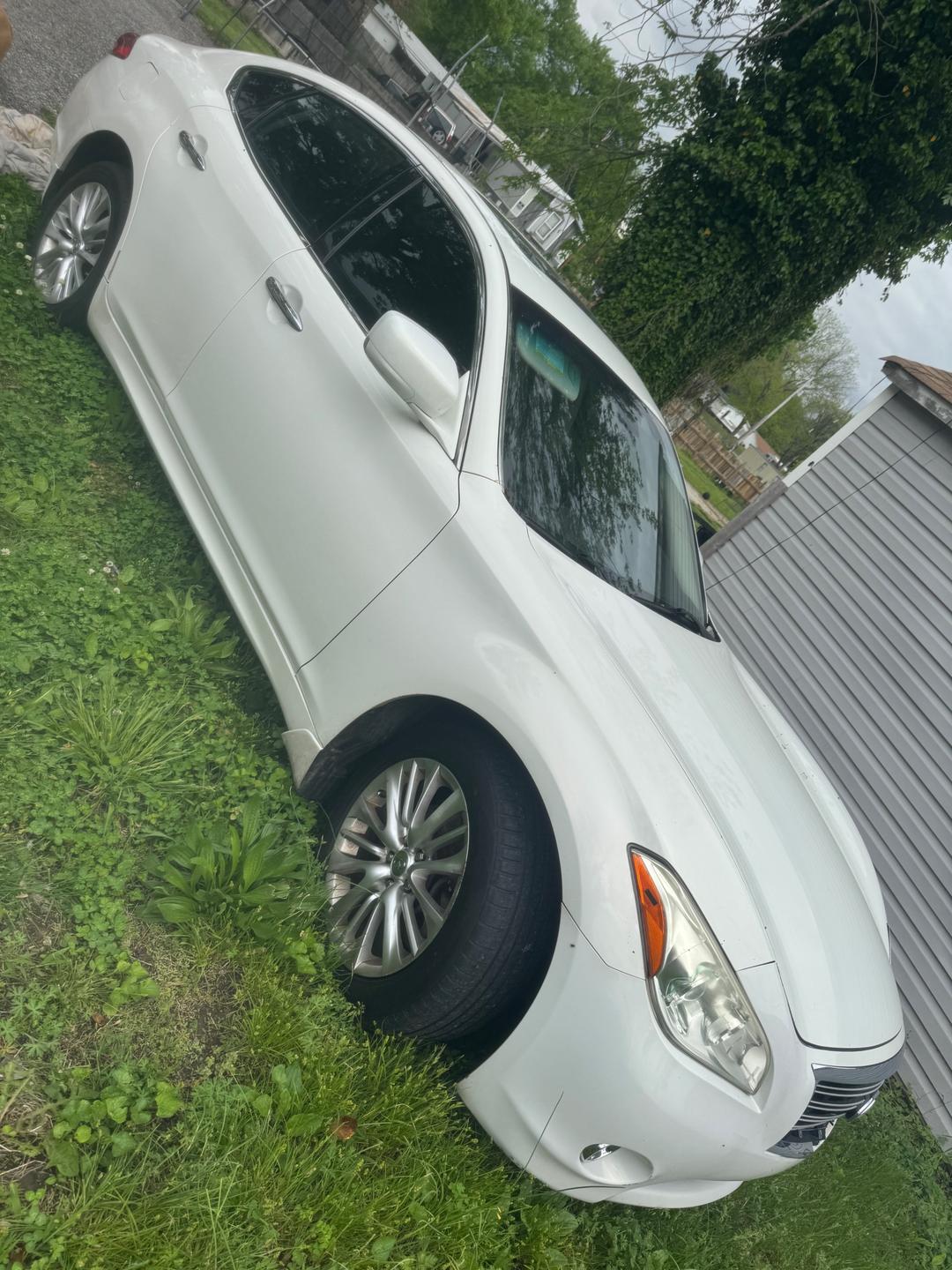 INFINITI_M37 