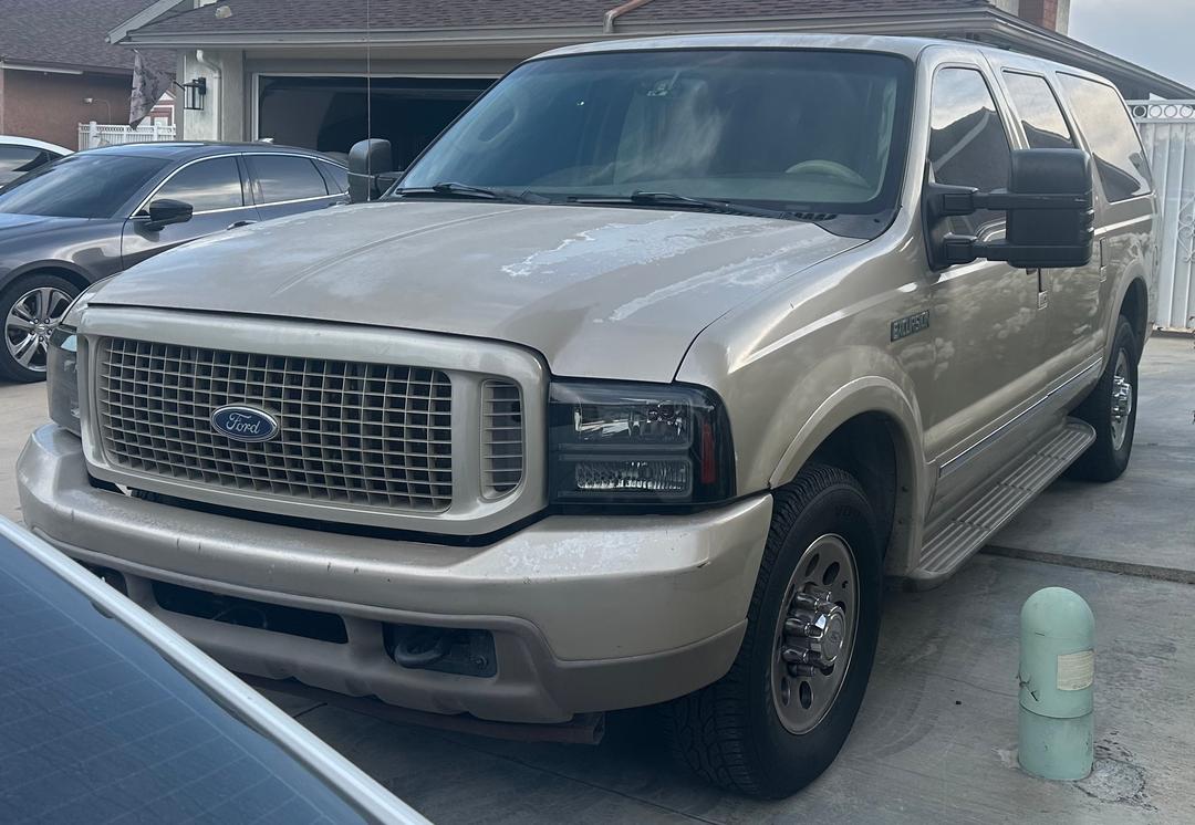 Ford_Excursion 