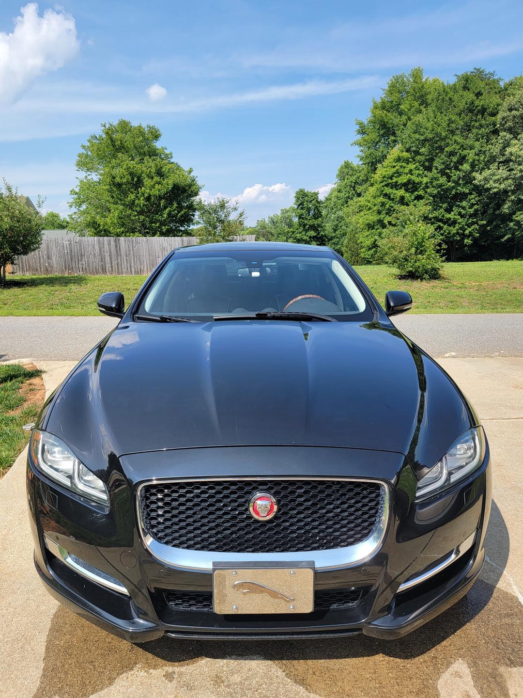 Jaguar_XJ 
