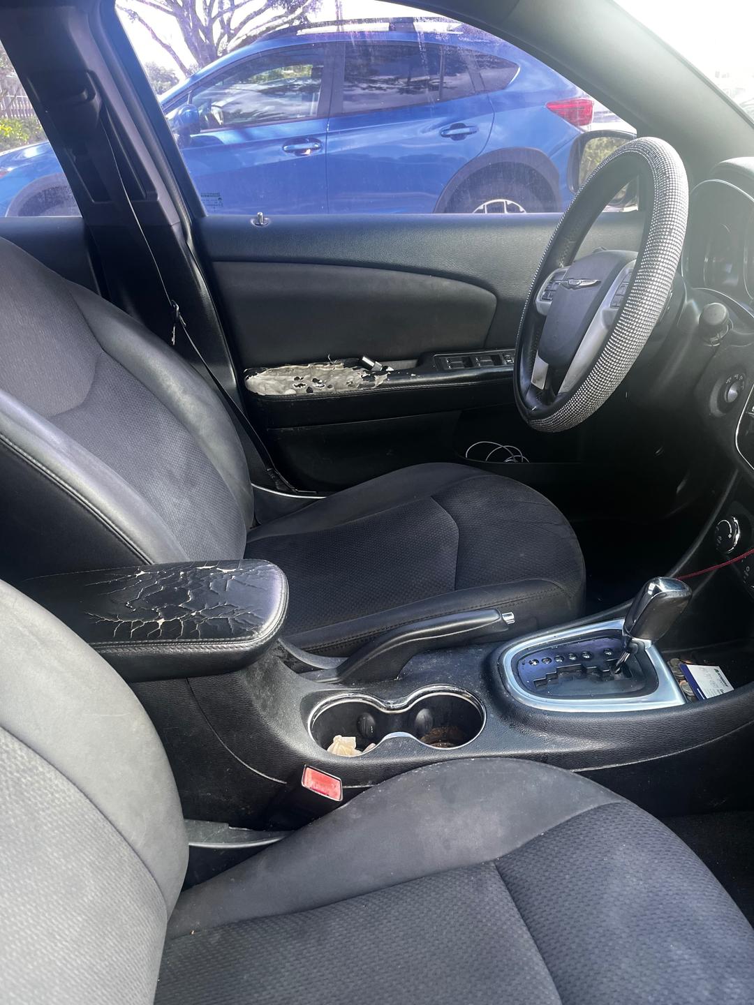 Chrysler_200 