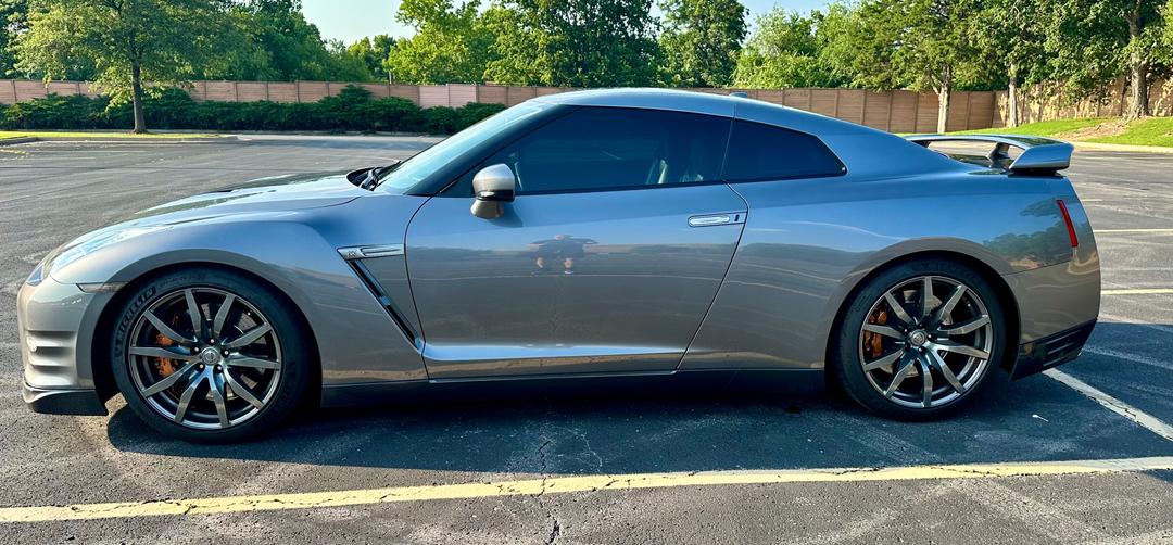 Nissan_GT-R 