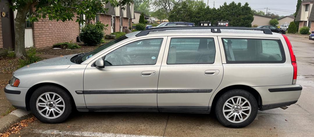 Volvo_V70 