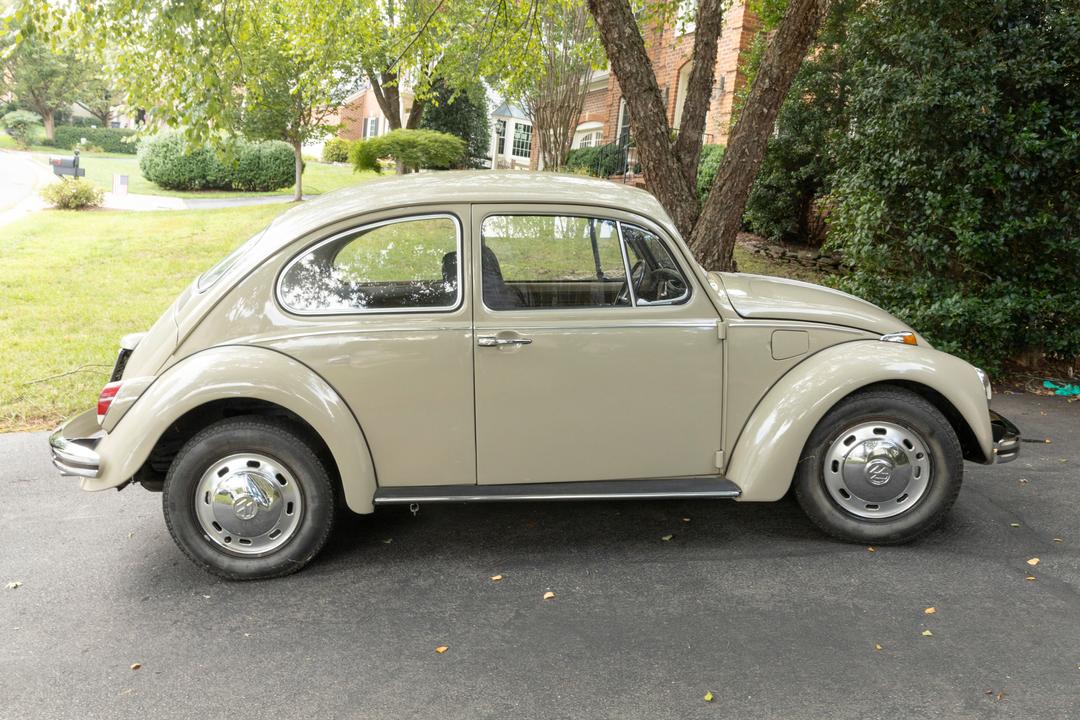 Volkswagen_Beetle 2D Sedan 