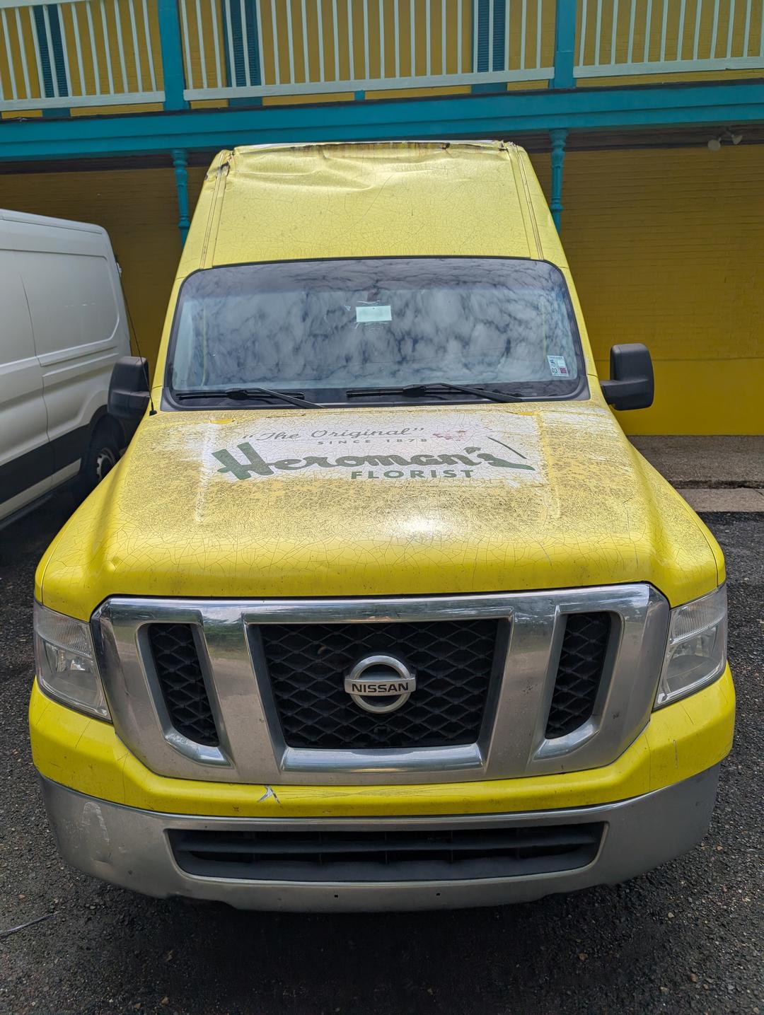 Nissan_NV 2500 