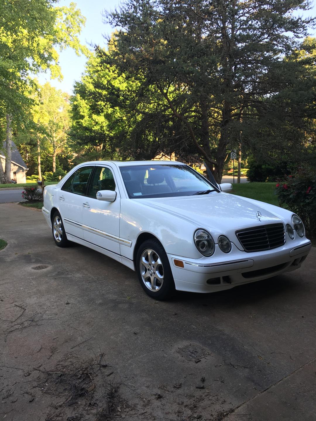 Mercedes-Benz_E Class 